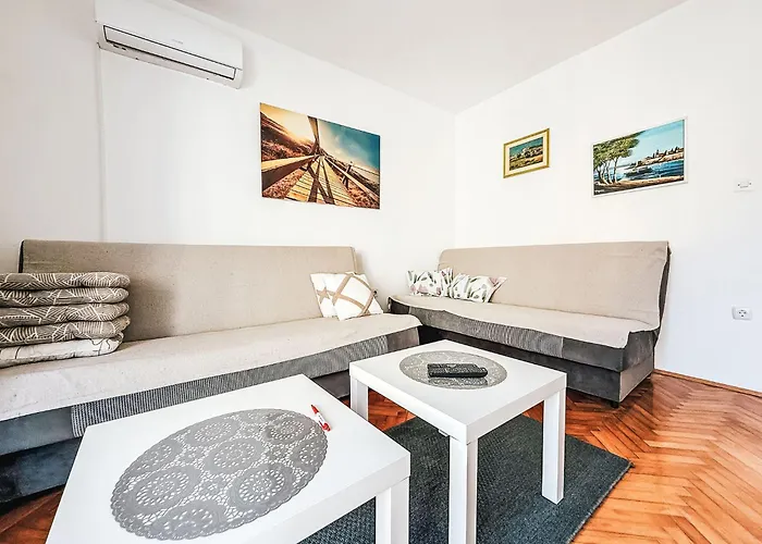 Lucia By Interhome * زادار