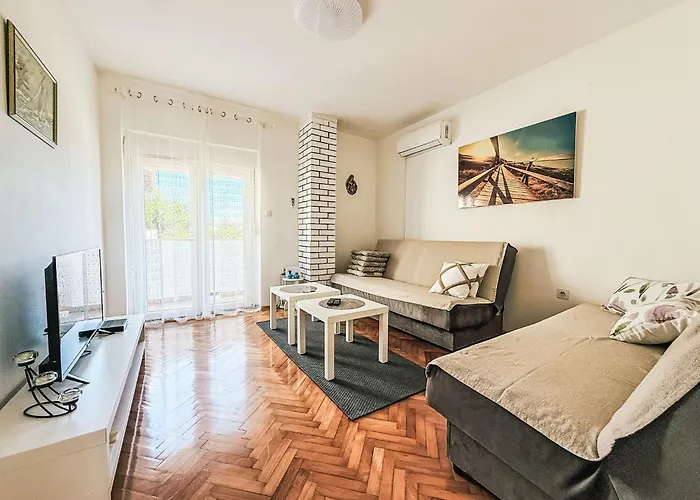 Apartment Lucia By Interhome Zadar